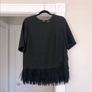 Banana fringe black top